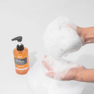 Texture of KUNDAL Honey & Macadamia Pure Body Wash