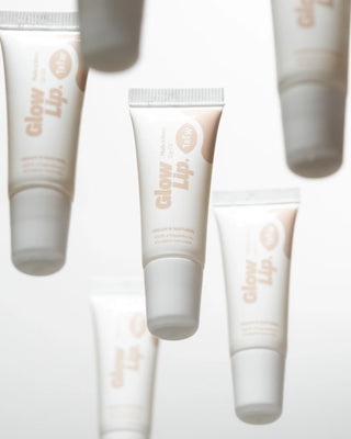 Trew Cosmetic GlowLip Hydrating Lip Oil Mirror Effect : 100% Natural styled product shot